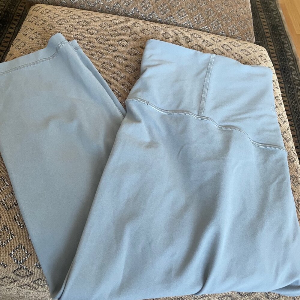Athleta Ultra High Rise Elation Capri, light grey, size L